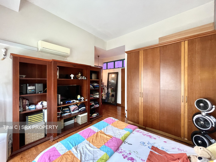 Kew Vale (D16), Terrace #309665051